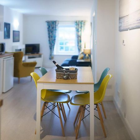 Pass The Keys Modern 2 Bed Flat Overlooking Aberaeron Harbour Luaran gambar