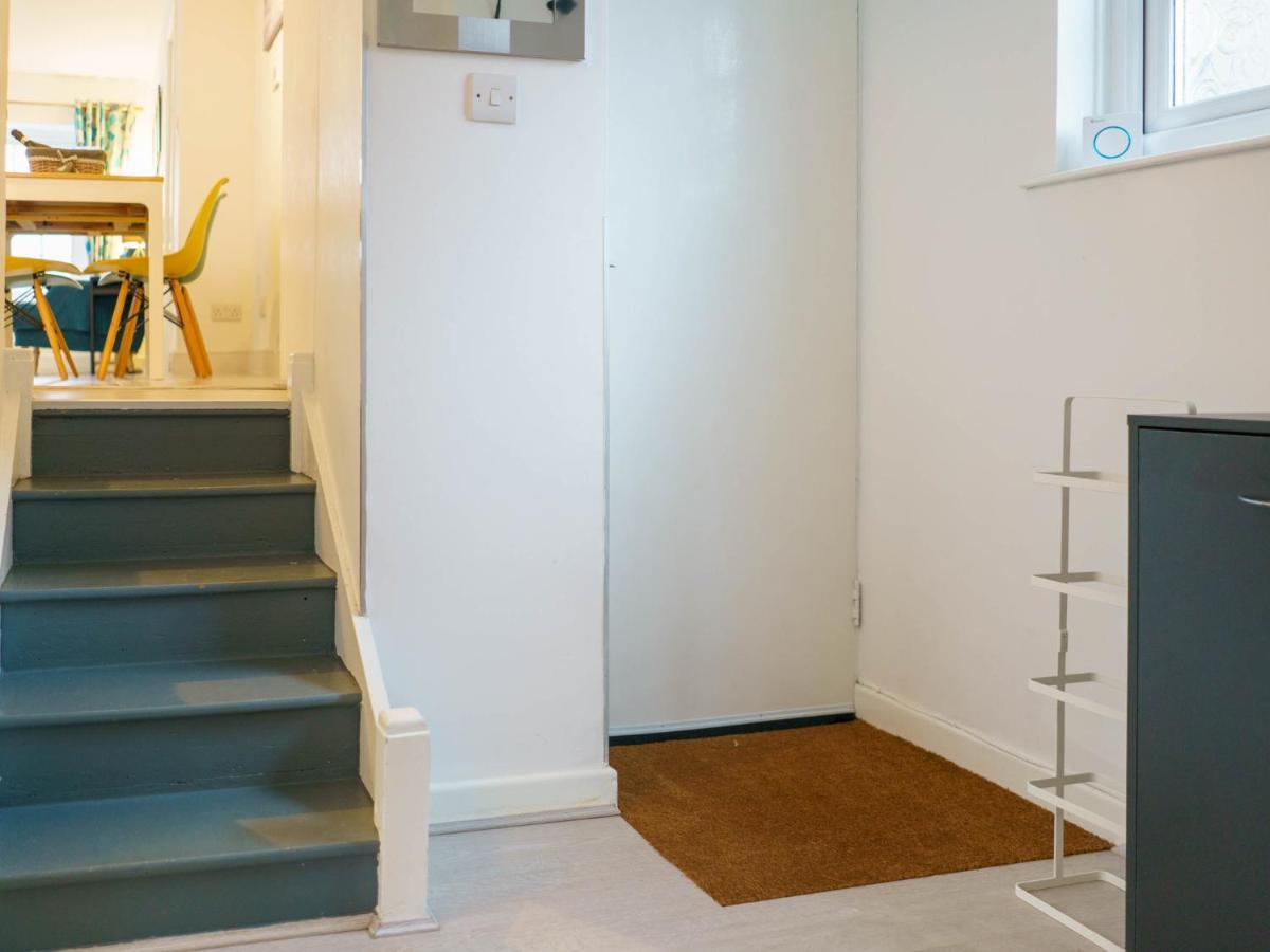 Pass The Keys Modern 2 Bed Flat Overlooking Aberaeron Harbour Luaran gambar