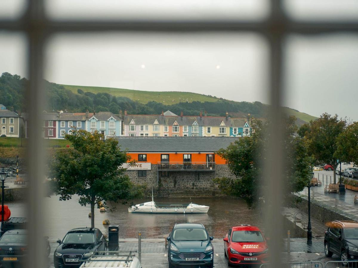 Pass The Keys Modern 2 Bed Flat Overlooking Aberaeron Harbour Luaran gambar