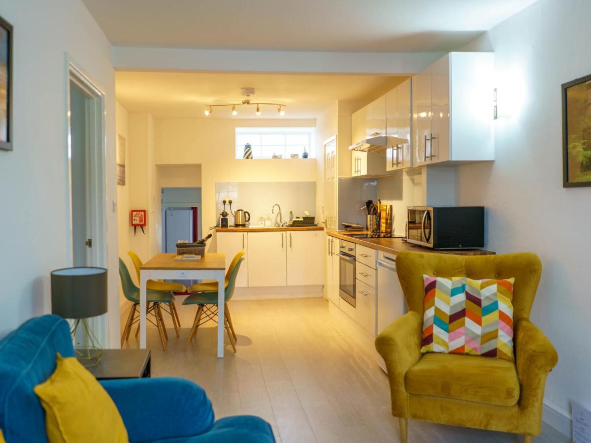 Pass The Keys Modern 2 Bed Flat Overlooking Aberaeron Harbour Luaran gambar